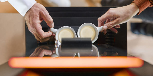 zwei Espressotassen von oben